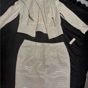 Worthington White
Skirt Suits